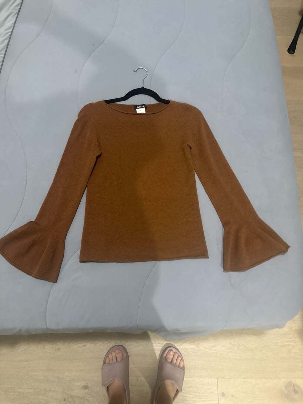 Talco Italy Cognac Brown Bell Sleeve Knit Sweater Top